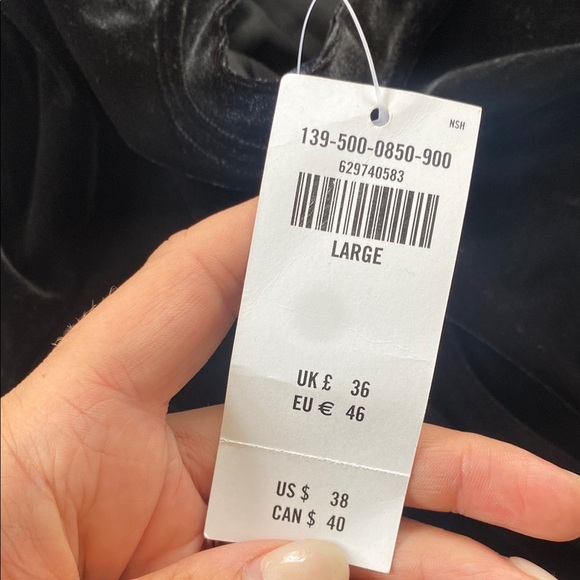 Abercrombie & Fitch Black Velvet Short Sleeve Tee - Picture 4 of 4